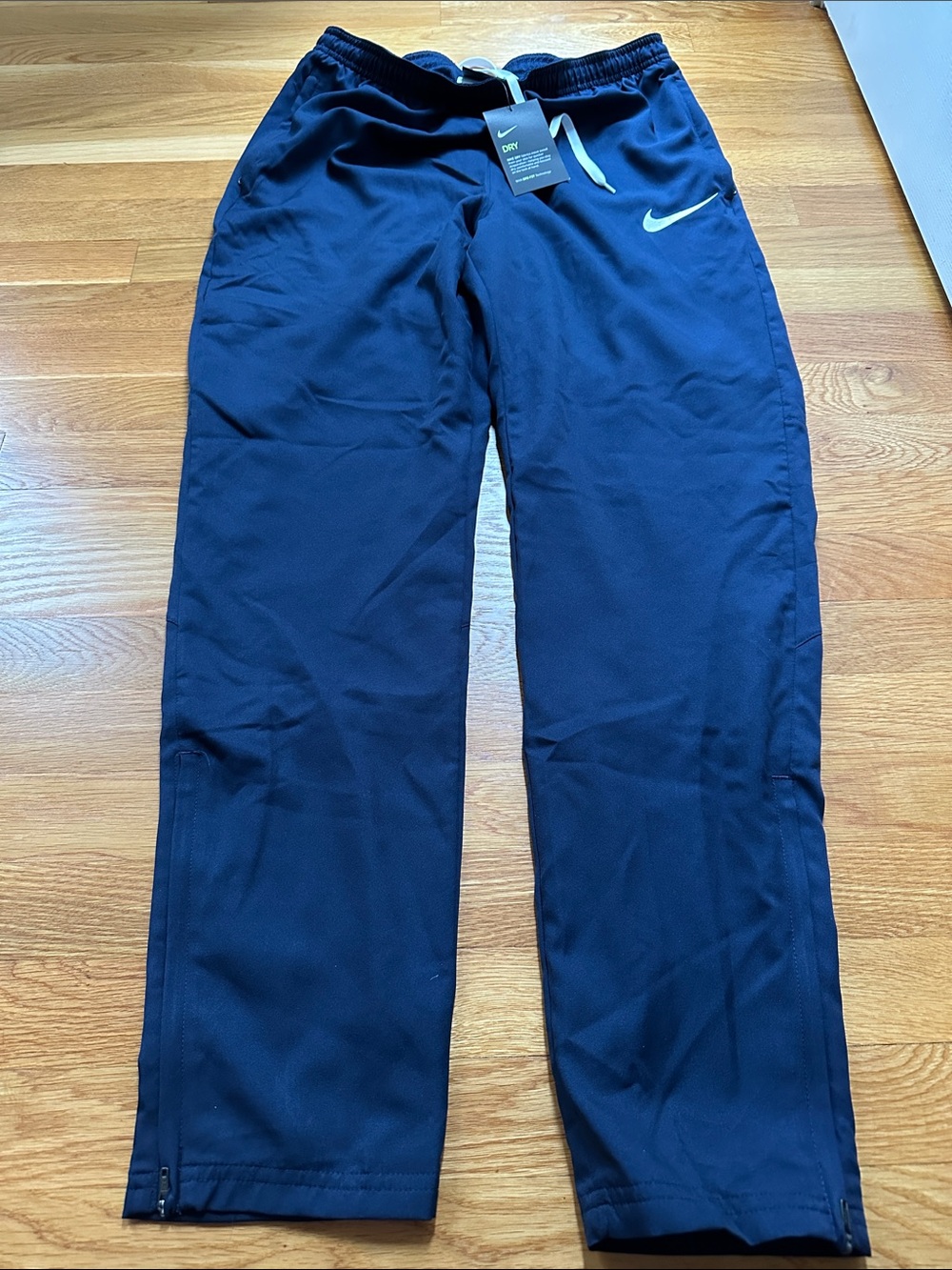 Nike Men's Navy Blue Dri-FIT wind style pants NWT size Large moisture wicking